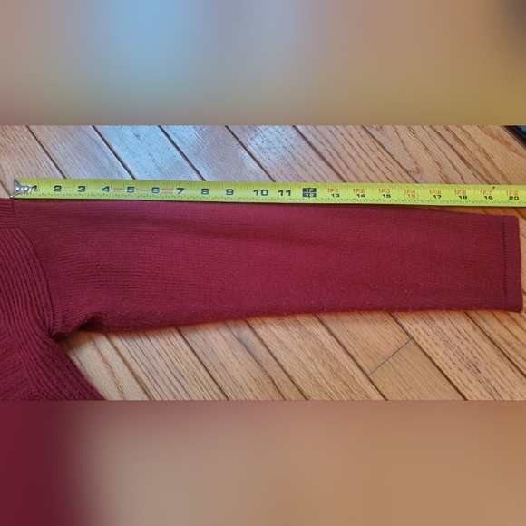 Red Sweater - Picture 8 of 9